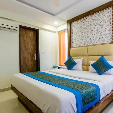Hotel Baba Residency Near New Delhi Railway Station